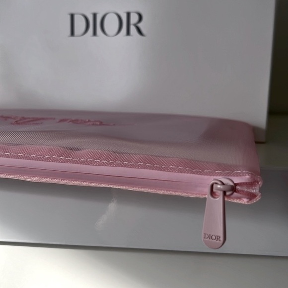 MISS DIOR Pink Mesh Cosmetic Pouch with CD LE BAUME - Picture 6 of 12
